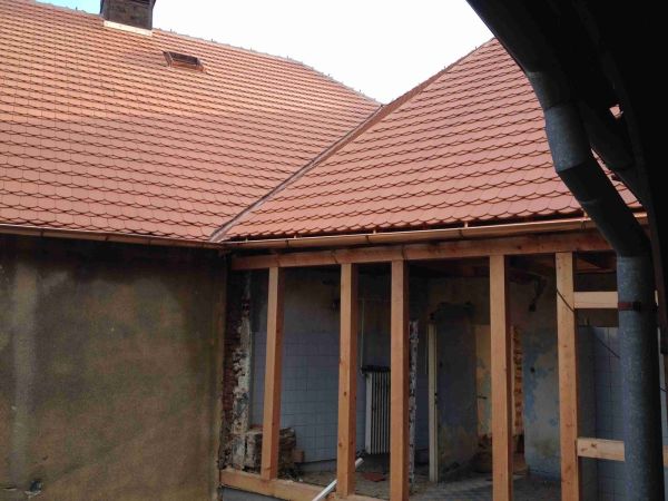 Rekonstrukce střechy a krovu – fotka 1